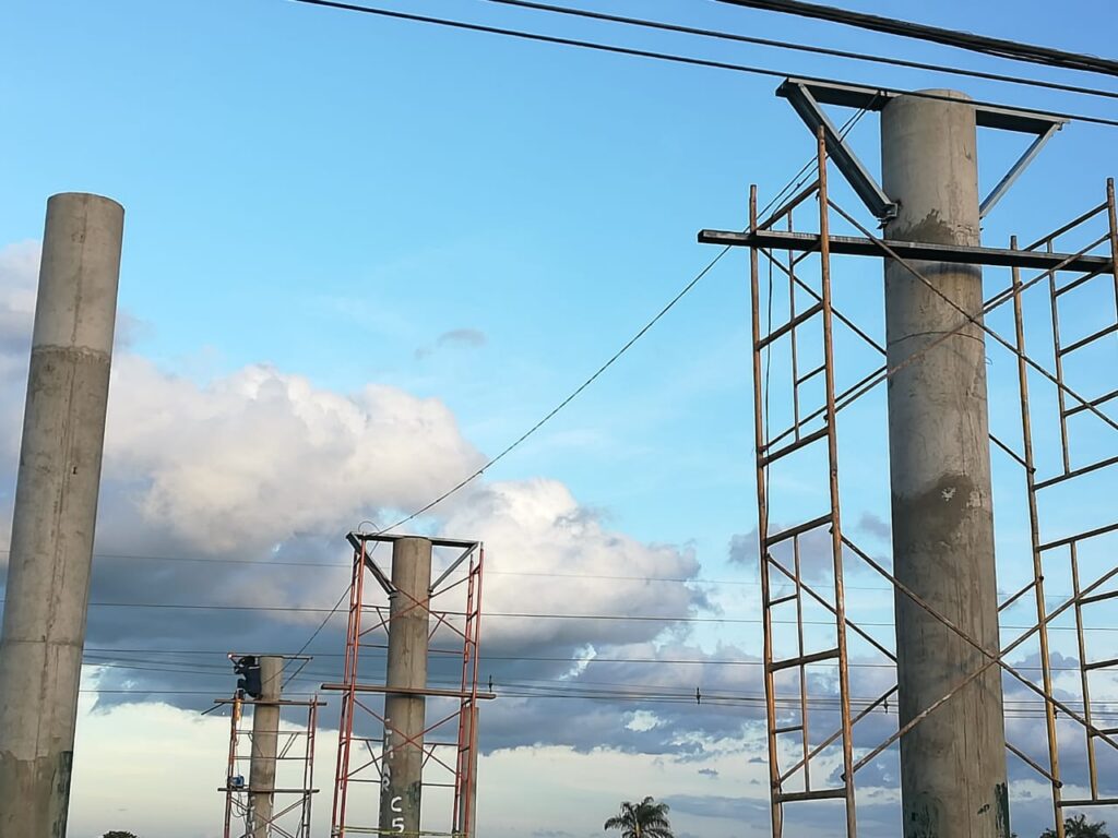 Construcción de Pasarela Peatonal Akualand – Warnes